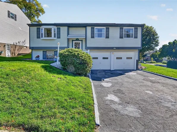 101 Topaz Dr, Verona, PA 15147