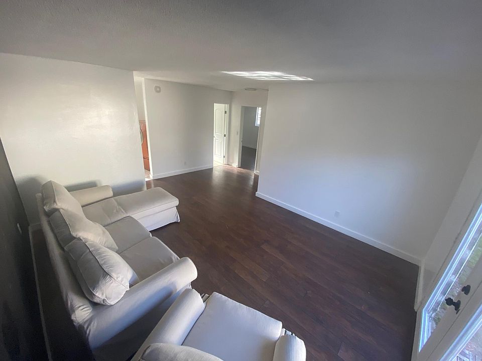 1st image of 1211 E Altadena Dr
