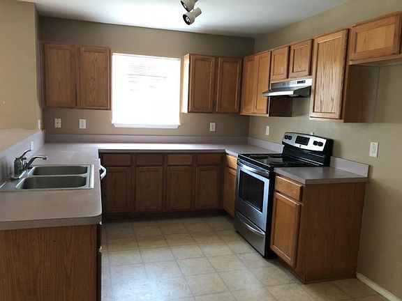 4th image of 3602 Villa Pl
