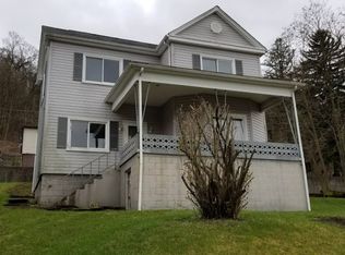 23215 W 23rd St, Bellaire, OH 43906