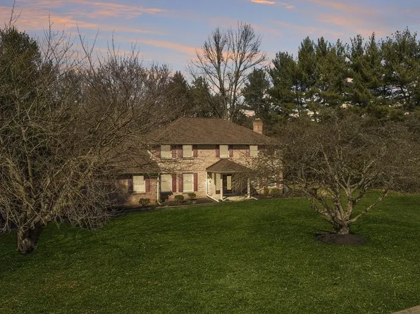 601 Country Club Dr, Blue Bell, PA 19422