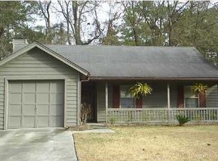 16 Country Walk Dr, Savannah, GA 31419
