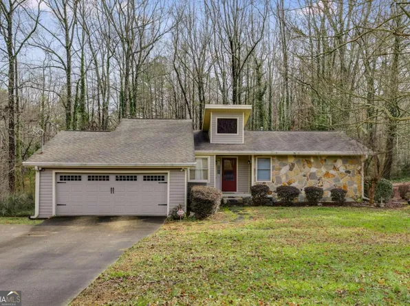 175 Russell Ln, Carrollton, GA 30116
