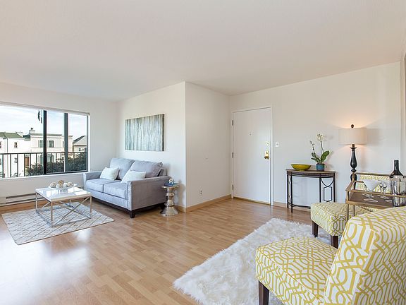 4th image of 3550 Market St APT 201