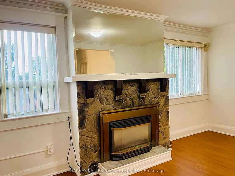 218 Heath St W #2 — Photo 12