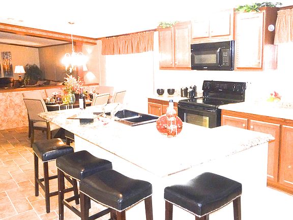 3rd image of 16061 Casler Avenue