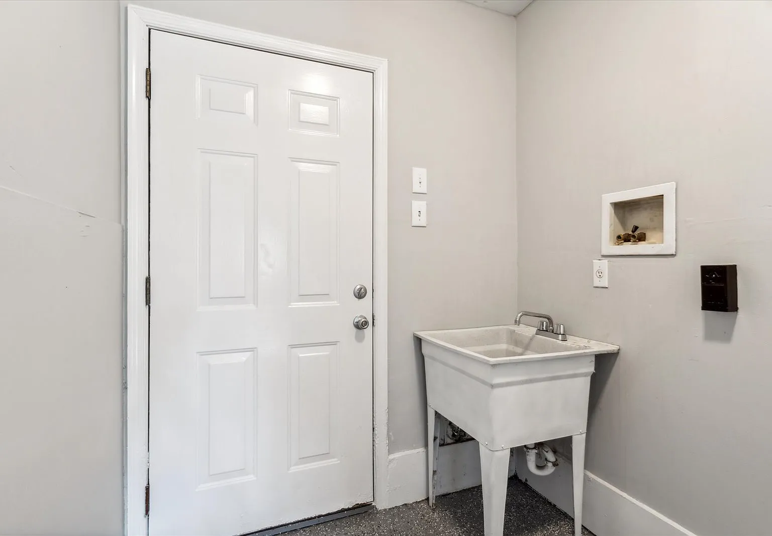 3 bed, 1253 sqft, $2,300 — Photo 3