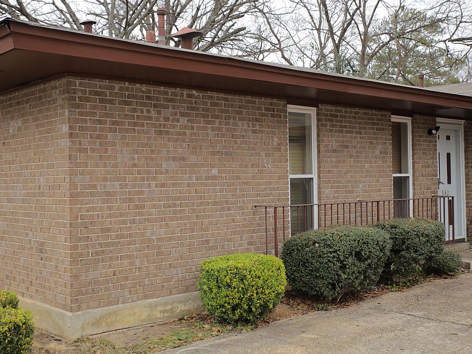 1st image of 1842 Coral Ln