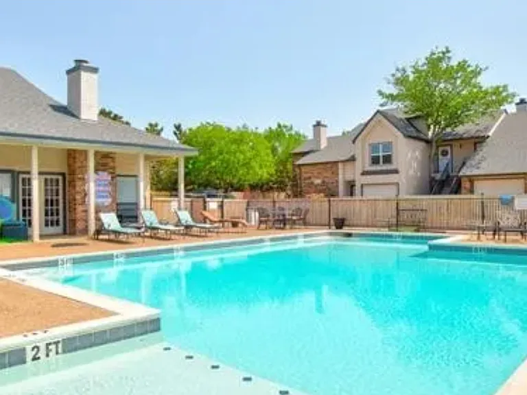 835 W Harwood Rd #C — Photo 15