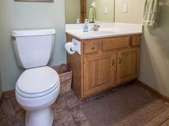 4th image of 8708 Meadowvale Dr