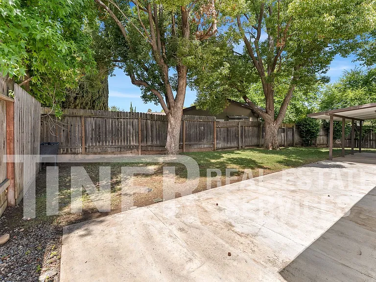 8950 Salmon Falls Dr — Photo 20