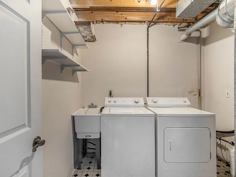 9527 Greenfield Ct — Photo 14