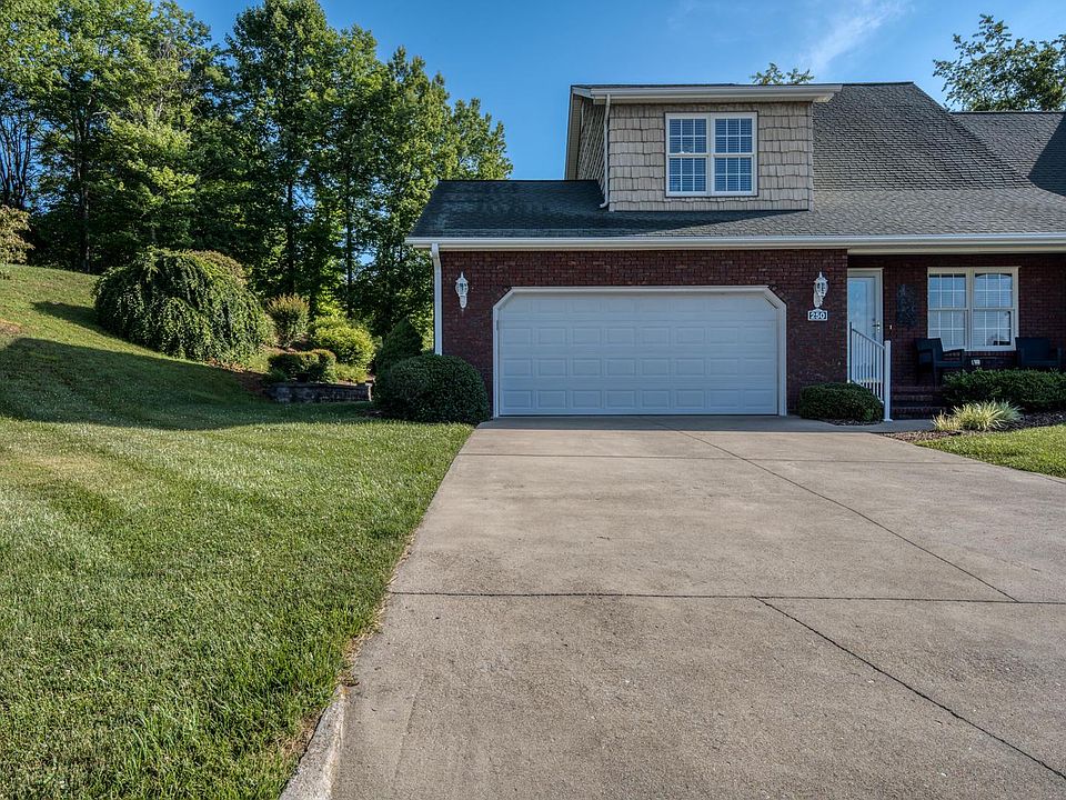 1st image of 250 Saint Andrews Dr