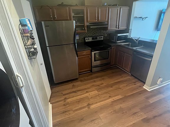 3rd image of 3 N Columbus Blvd APT 255