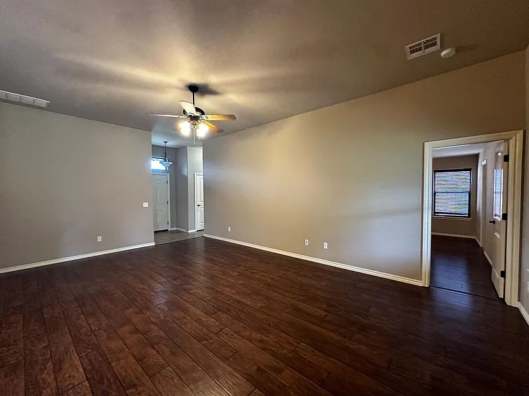 1015 NW 29th St — Photo 31