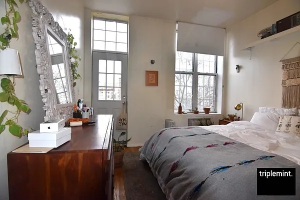 Rented by The Agency | media 7