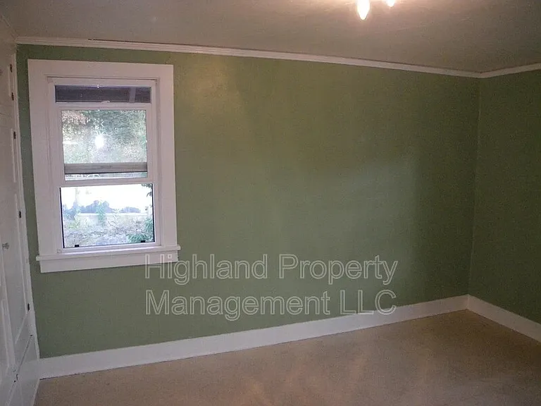 340 S Grand Ave #4 — Photo 9
