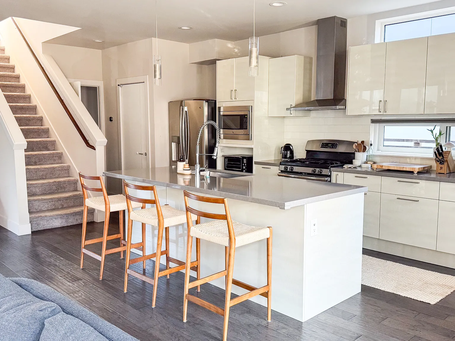 1471 14th Pl NE — Photo 1