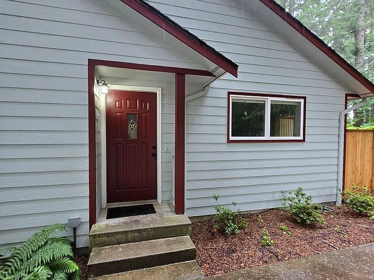114 N Prairie Rd — Photo 1