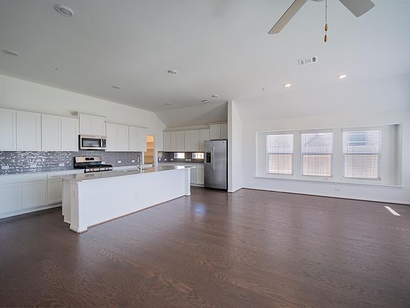 3rd image of 1612 Gladewater Way