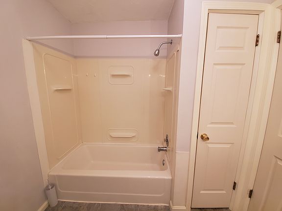 5th image of 104 Dana Dr
