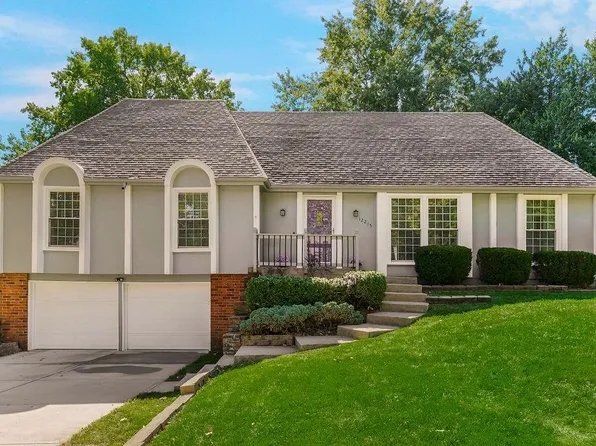 12215 W 101st Ter, Lenexa, KS 66215