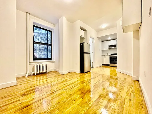 Rented by HOLTON REAL ESTATE INC. | media 17