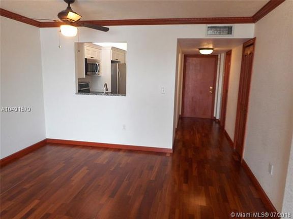 5th image of 1020 Meridian Ave APT 315