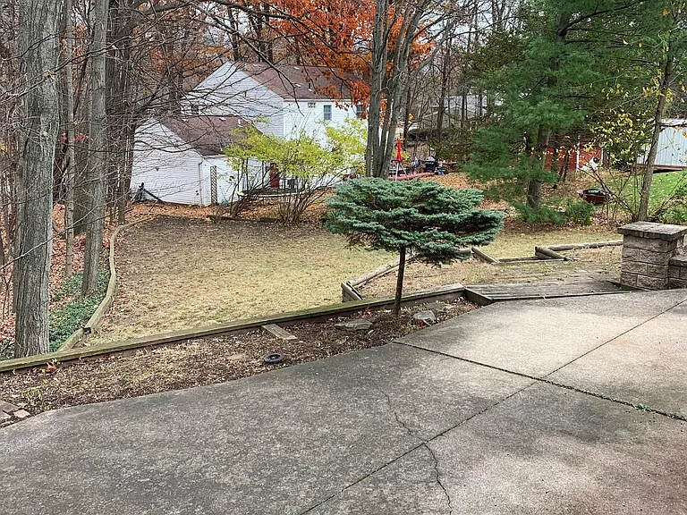 1081 Oakbrooke Dr — Photo 15