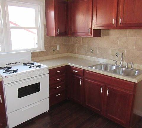 2nd image of 2812 Bildahl St