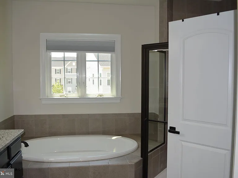 847 Stonecliffe Rd — Photo 7