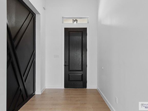 2nd image of 13599 Elias Cir