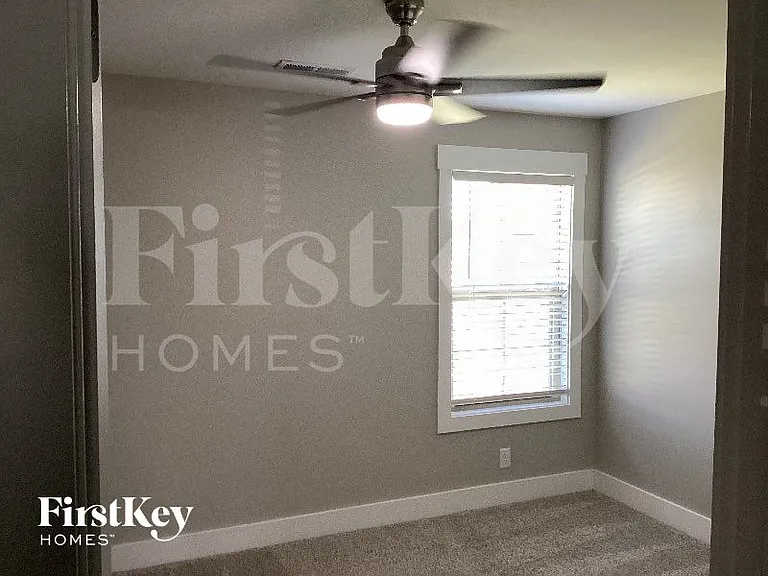 1456 Kingbird Dr — Photo 9