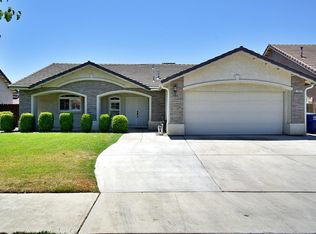 15837 W Stanislaus Ave, Kerman, CA