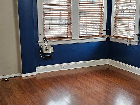 3rd image of 624 Carlock Ave