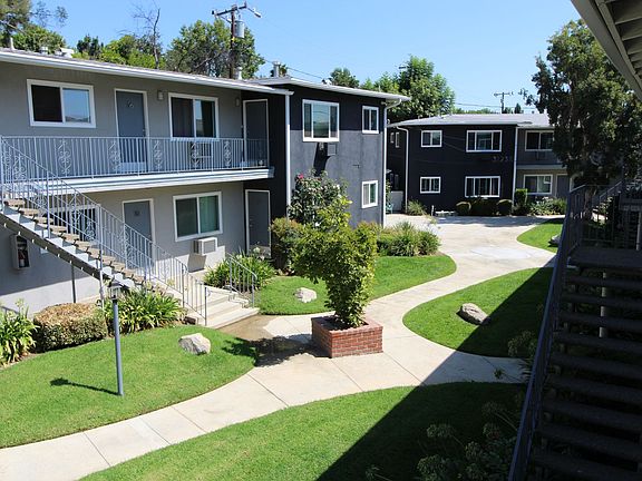 2nd image of 3123 1/2 3125 Foothill Blvd #17
