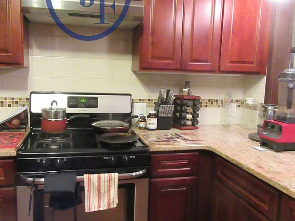 4th image of 384 Macdonough St #1