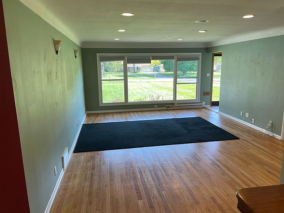 4th image of 1422 Cherry Ln