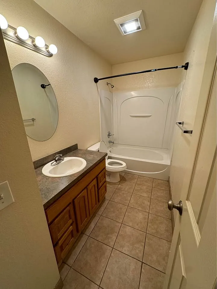 2 bed, 725 sqft, $1,450 — Photo 4