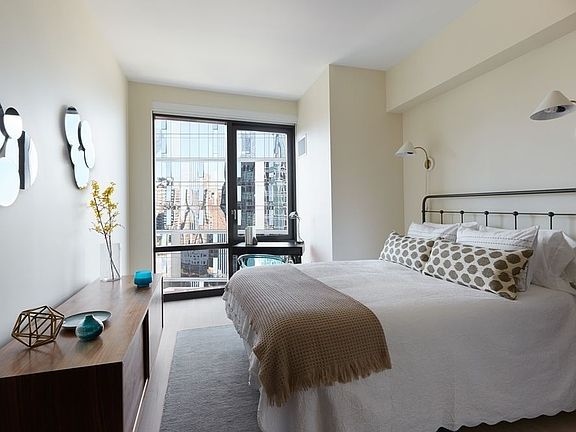 5th image of 21 W End Ave APT 3804