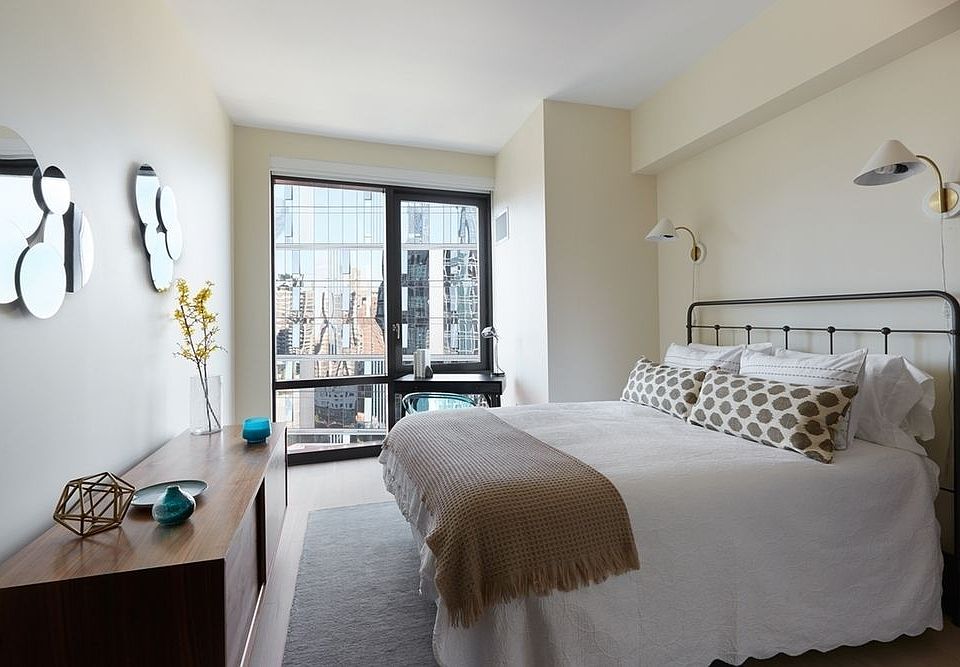1st image of 21 W End Ave APT 2904