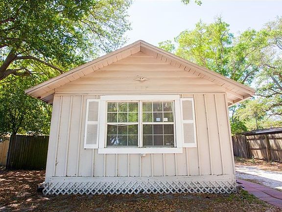 3rd image of 627 Belleview Blvd