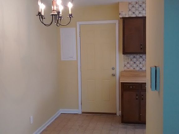 3rd image of 209 Wildwood Pl APT 2