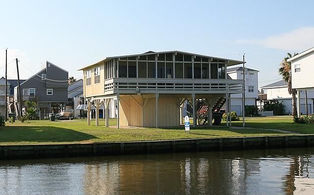 1st image of 21915 Frio Dr