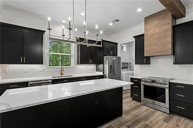 719 W 18th Ave — Photo 7