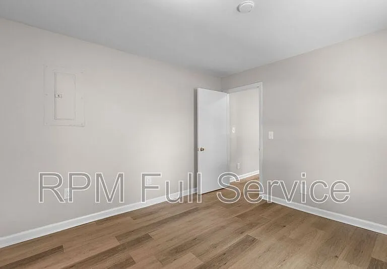 325 54th Ave N #E — Photo 11