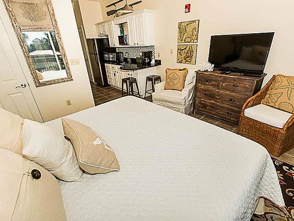 5th image of 9955 E County Highway 30a Unit 206