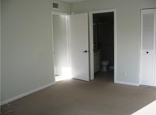 4th image of 632 Sea Pine Way