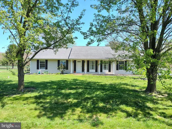 35 E Huntington Cir, Dover, DE 19904