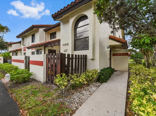 10851 Palm Lake Avenue #202, Boynton Beach, FL 33437
